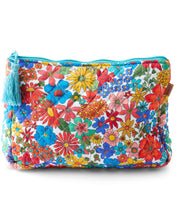 Load image into Gallery viewer, Winter fields quilted cotton toiletry purse