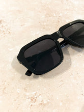 Load image into Gallery viewer, Delaney Sunglasses