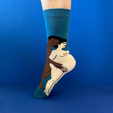 Load image into Gallery viewer, Pregnant Woman Socks - White Mum Black Dad